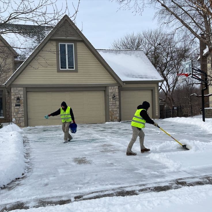 Snow Removal in Oakville & Burlington by Oakville Fence Repair